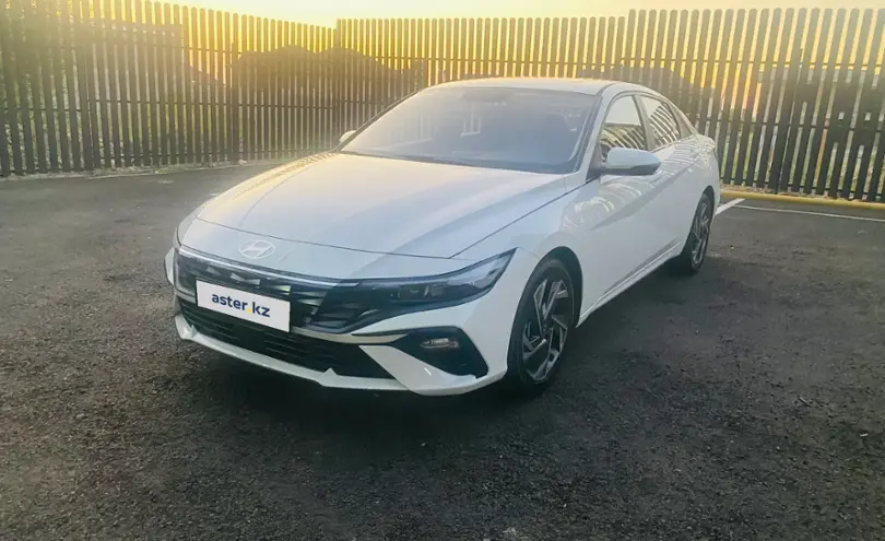 Hyundai Elantra 2023 года за 9 350 000 тг. в Алматы