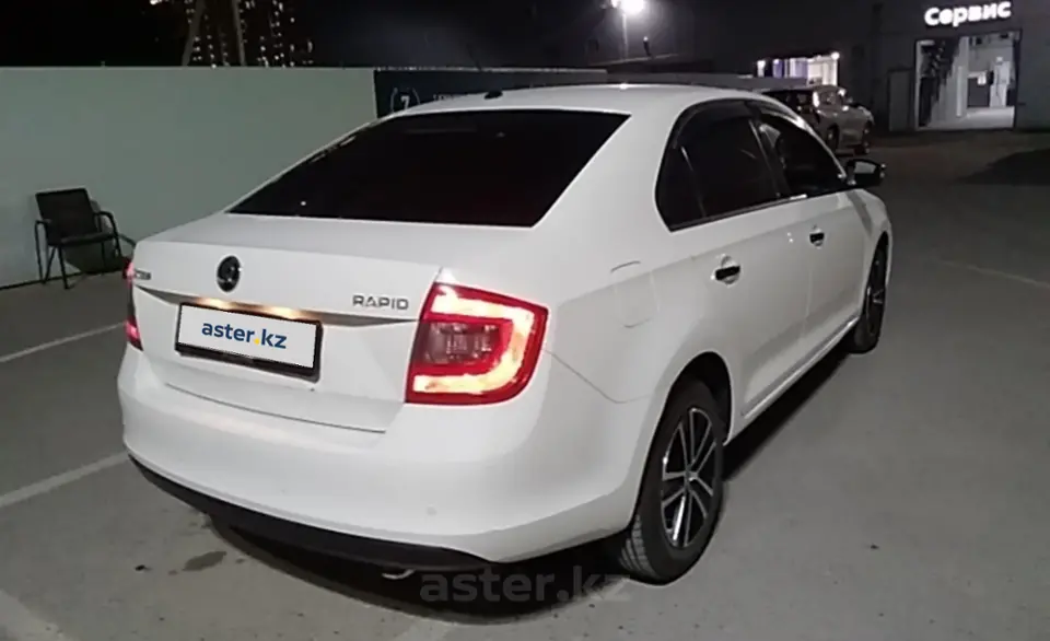 Skoda Rapid 2015 года за 4 000 000 тг. в Шымкент