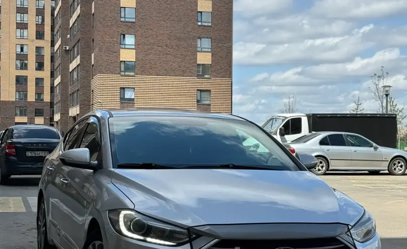 Hyundai Elantra 2018 года за 7 500 000 тг. в Астана