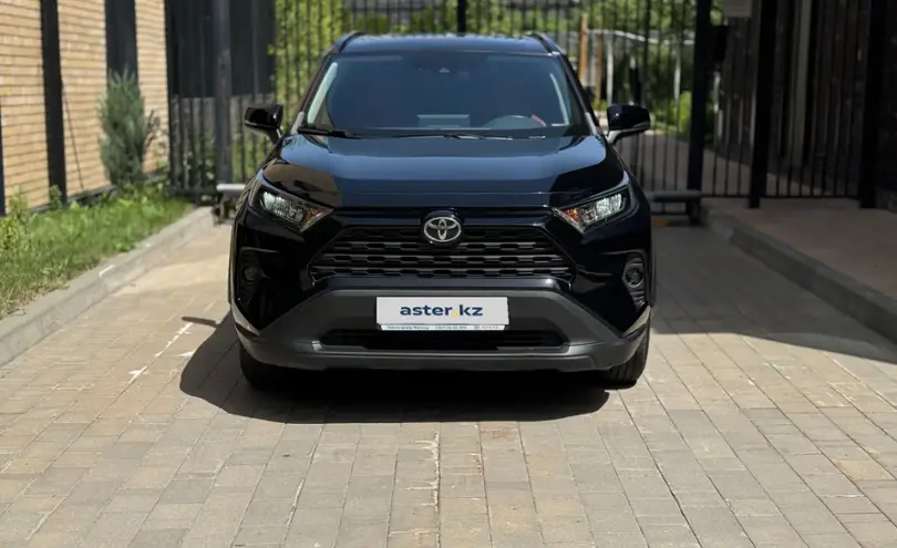 Toyota RAV4 2021 года за 15 000 000 тг. в Алматы