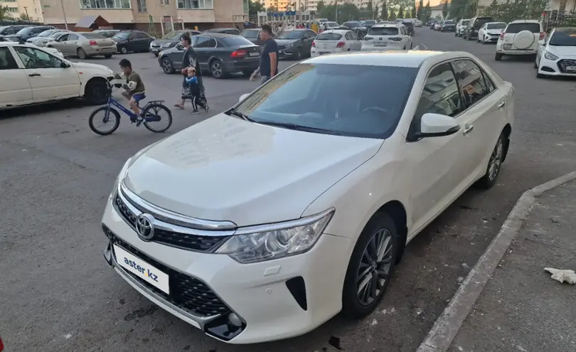Toyota Camry 2017 года за 10 500 000 тг. в Астана
