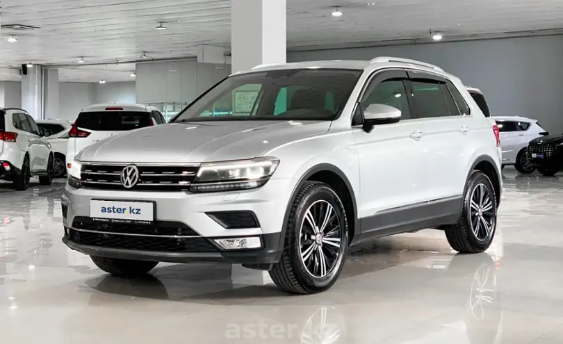 Volkswagen Tiguan 2017 года за 10 490 000 тг. в Алматы