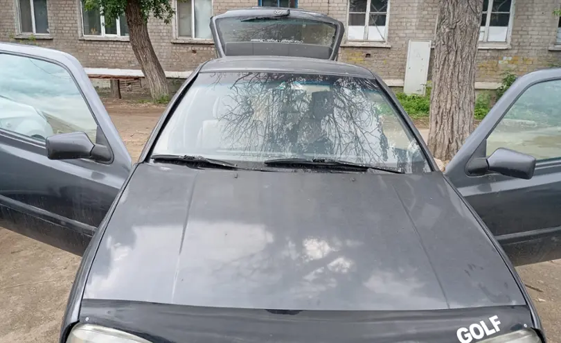 Volkswagen Golf 1993 года за 450 000 тг. в Семей
