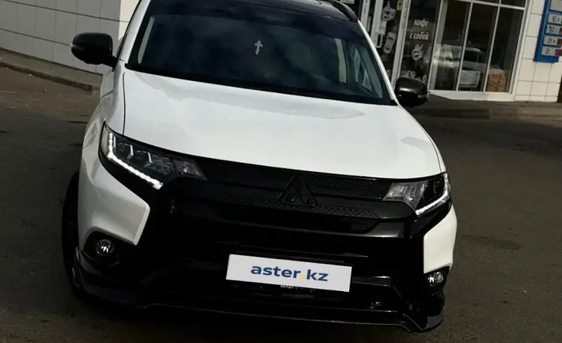 Mitsubishi Outlander 2022 года за 14 500 000 тг. в Костанай