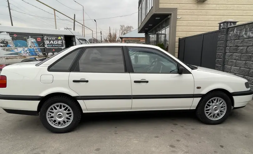 Volkswagen Passat 1995 года за 2 000 000 тг. в Алматы фото 2