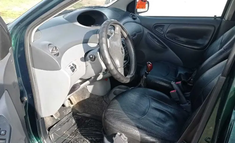 Toyota Yaris 2001 года за 2 100 000 тг. в Алматы фото 3