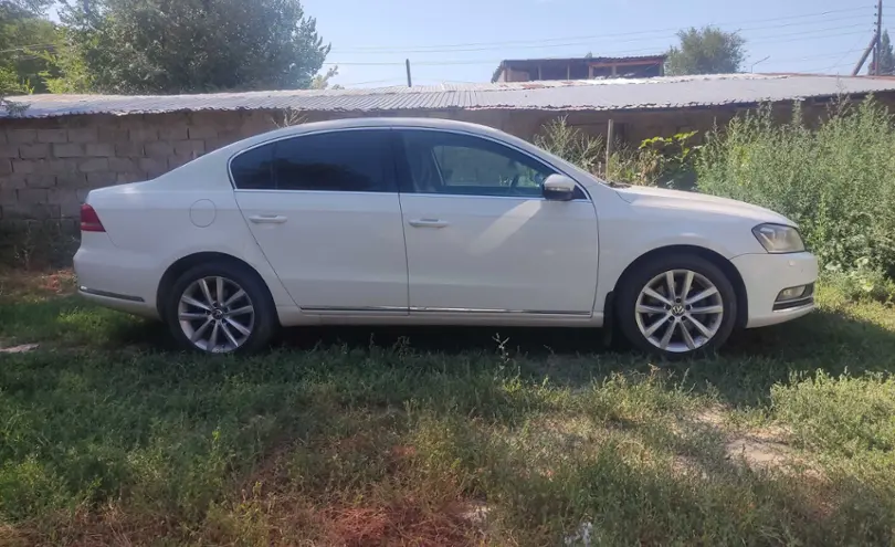 Volkswagen Passat 2014 года за 5 800 000 тг. в Алматы