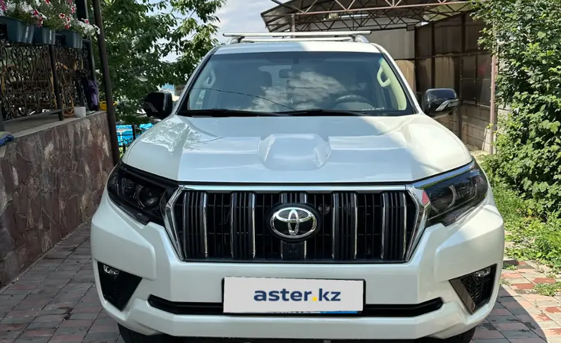 Toyota Land Cruiser Prado 2022 года за 32 000 000 тг. в Алматы