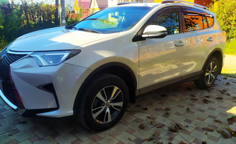 Toyota RAV4 2015 года за 12 300 000 тг. в Петропавловск