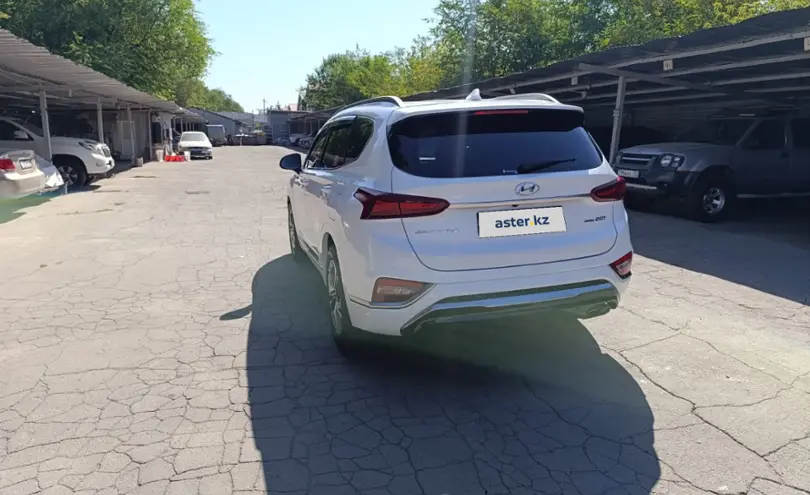 Hyundai Santa Fe 2019 года за 13 500 000 тг. в Алматы фото 4