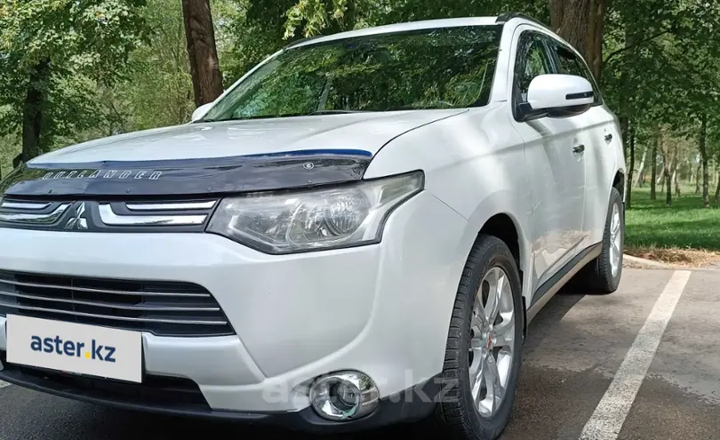 Mitsubishi Outlander 2013 года за 7 100 000 тг. в Алматы