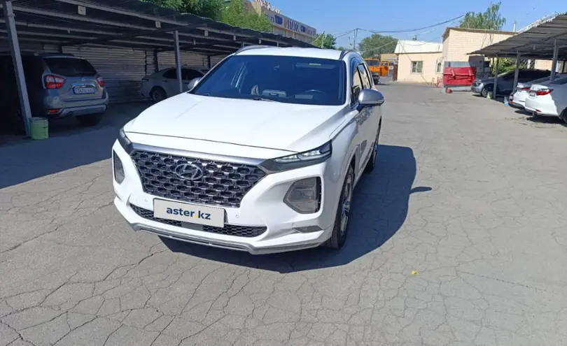 Hyundai Santa Fe 2019 года за 13 000 000 тг. в Алматы