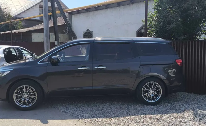 Kia Carnival 2019 года за 13 500 000 тг. в Алматы