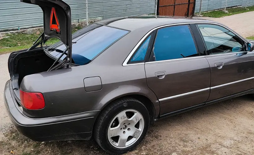 Audi A8 1995 года за 1 800 000 тг. в Алматы