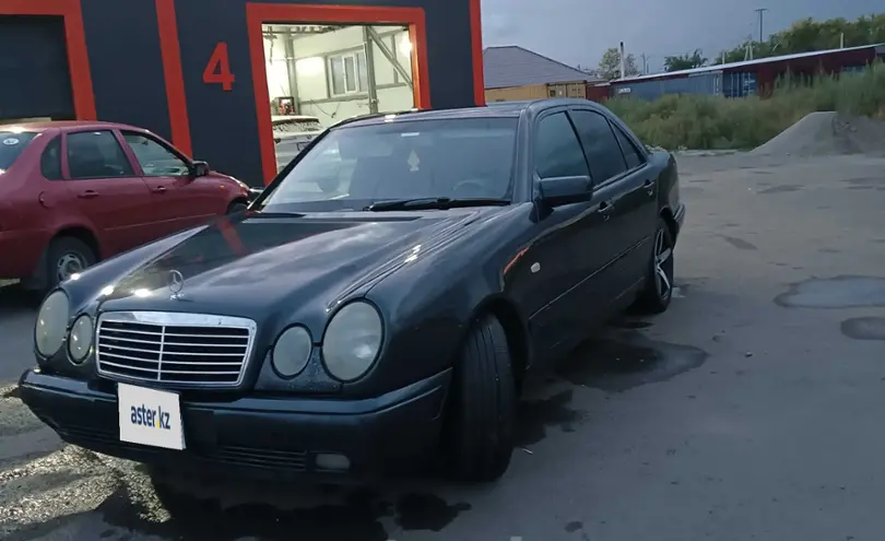 Mercedes-Benz E-Класс 1997 года за 3 500 000 тг. в Астана