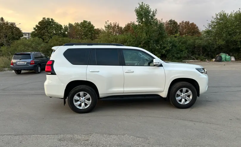 Toyota Land Cruiser Prado 2018 года за 22 500 000 тг. в Алматы фото 4