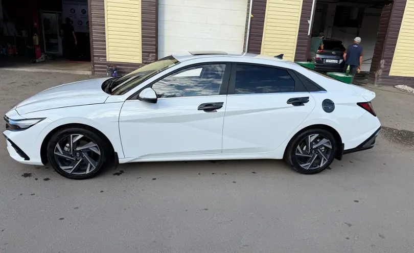 Hyundai Elantra 2024 года за 9 800 000 тг. в Астана