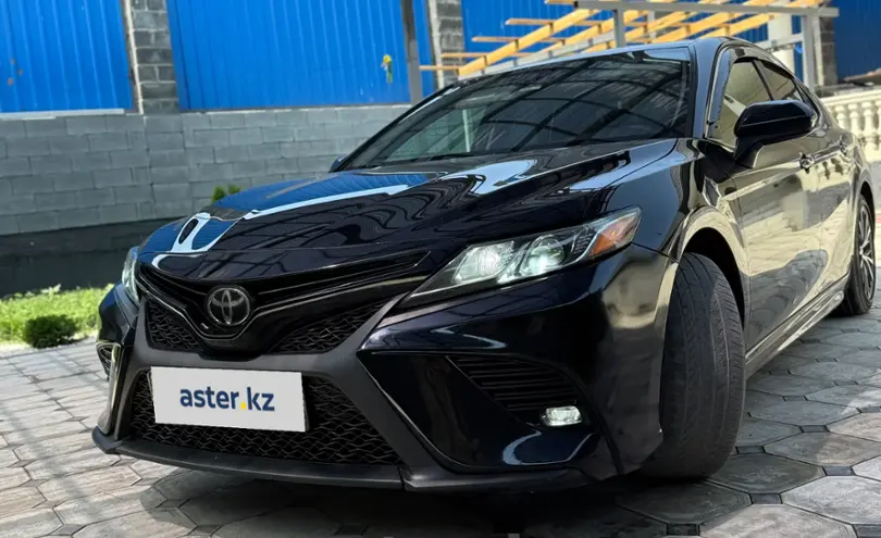 Toyota Camry 2020 года за 11 500 000 тг. в Алматы