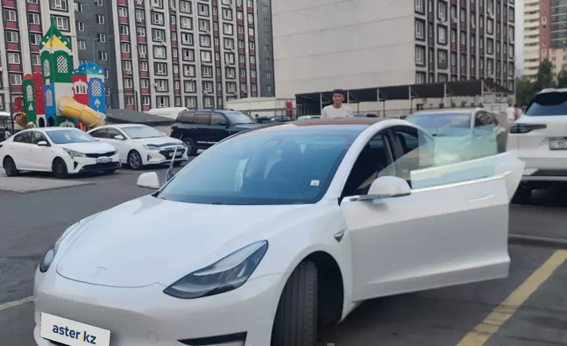 Tesla Model 3 2019 года за 9 000 000 тг. в Алматы