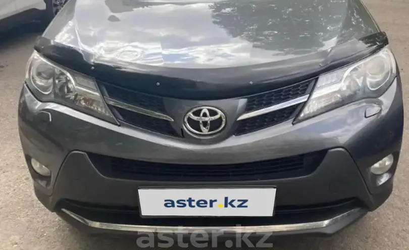 Toyota RAV4 2015 года за 9 300 000 тг. в Астана