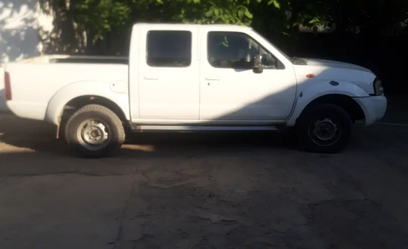 Nissan NP300 2005 года за 3 000 000 тг. в Шымкент