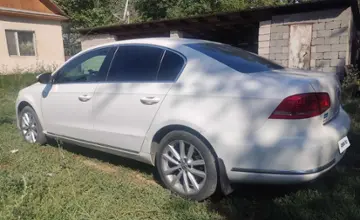Volkswagen Passat 2014 года за 5 800 000 тг. в Алматы фото 2