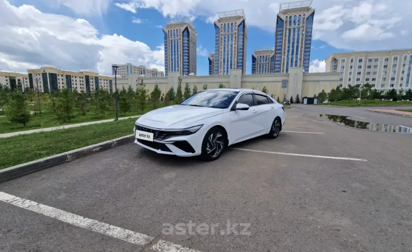 Hyundai Elantra 2024 года за 9 880 000 тг. в Астана