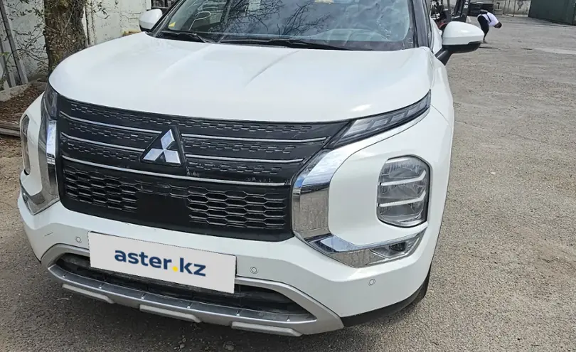 Mitsubishi Outlander 2024 года за 22 500 000 тг. в Актобе