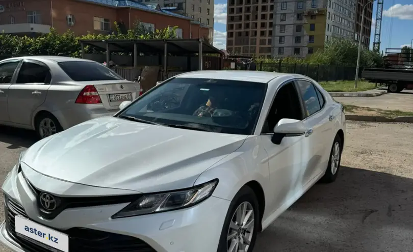 Toyota Camry 2020 года за 12 700 000 тг. в Астана