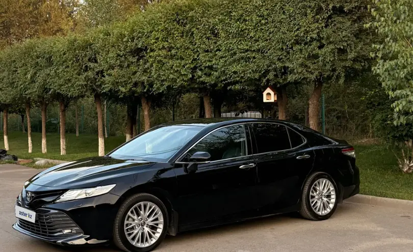 Toyota Camry 2018 года за 15 500 000 тг. в Алматы
