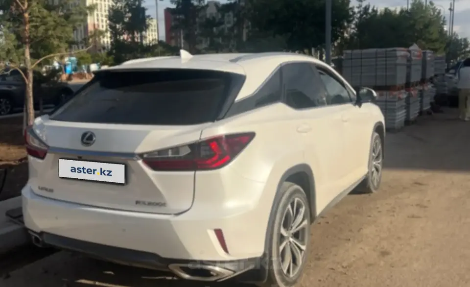 Lexus RX 2016 года за 20 000 000 тг. в Астана