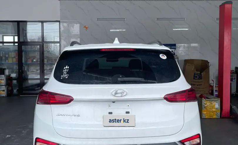 Hyundai Santa Fe 2018 года за 12 500 000 тг. в Алматы