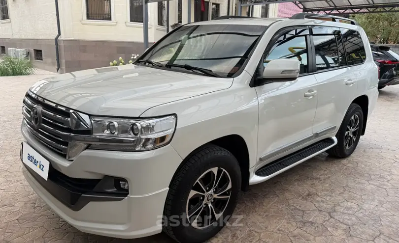 Toyota Land Cruiser 2019 года за 32 000 000 тг. в Алматы
