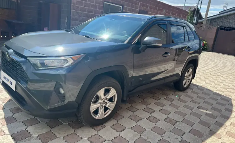 Toyota RAV4 2020 года за 14 800 000 тг. в Павлодар