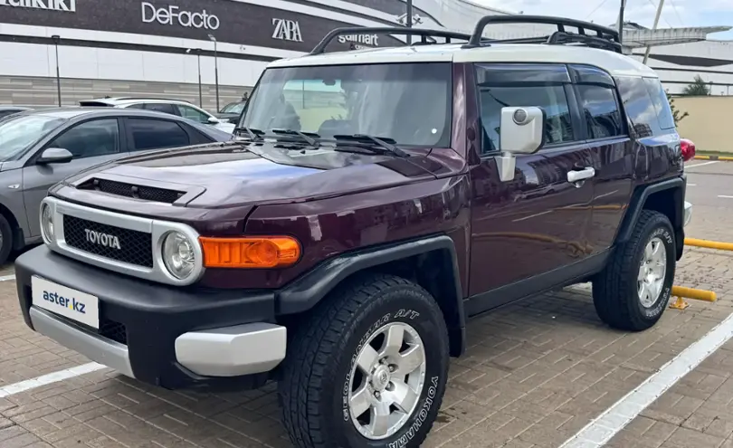 Toyota FJ Cruiser 2008 года за 14 500 000 тг. в Семей