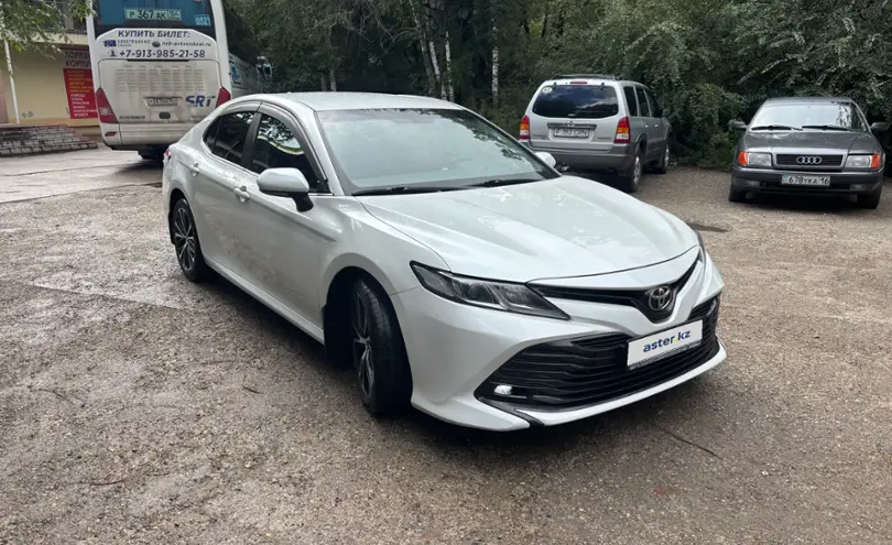 Toyota Camry 2018 года за 12 500 000 тг. в Восточно-Казахстанская область