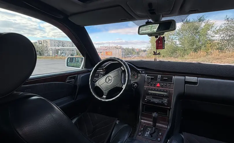 Mercedes-Benz E-Класс 1996 года за 2 300 000 тг. в Карагандинская область