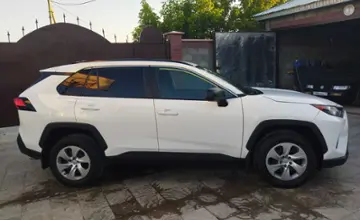 Toyota RAV4 2021 года за 14 200 000 тг. в Кызылординская область