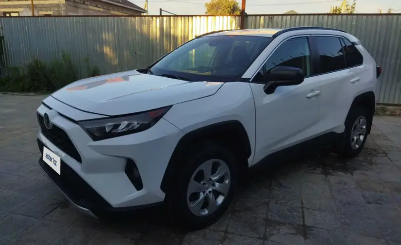 Toyota RAV4 2021 года за 14 200 000 тг. в Кызылординская область