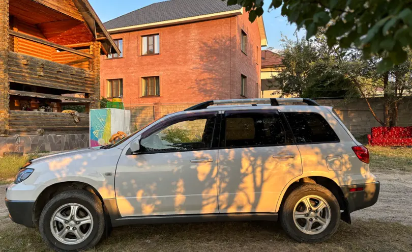 Mitsubishi Outlander 2003 года за 5 000 000 тг. в Алматы фото 4