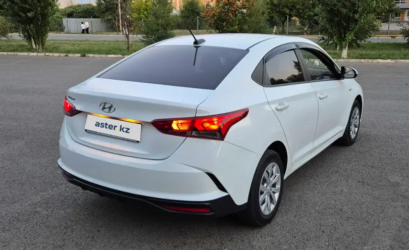 Hyundai Accent 2020 года за 7 500 000 тг. в Западно-Казахстанская область фото 4