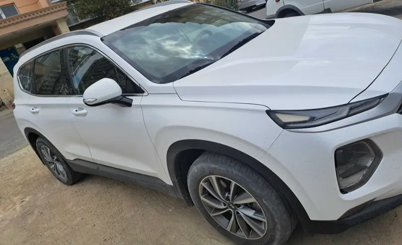 Hyundai Santa Fe 2018 года за 11 000 000 тг. в Актау фото 3