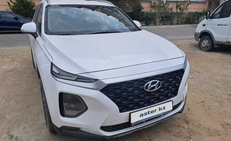 Hyundai Santa Fe 2018 года за 11 000 000 тг. в Актау