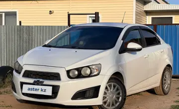 Chevrolet Aveo 2014 года за 2 850 000 тг. в Актюбинская область фото 2