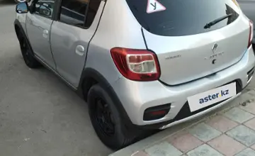 Renault Sandero 2015 года за 4 800 000 тг. в Атырауская область фото 4