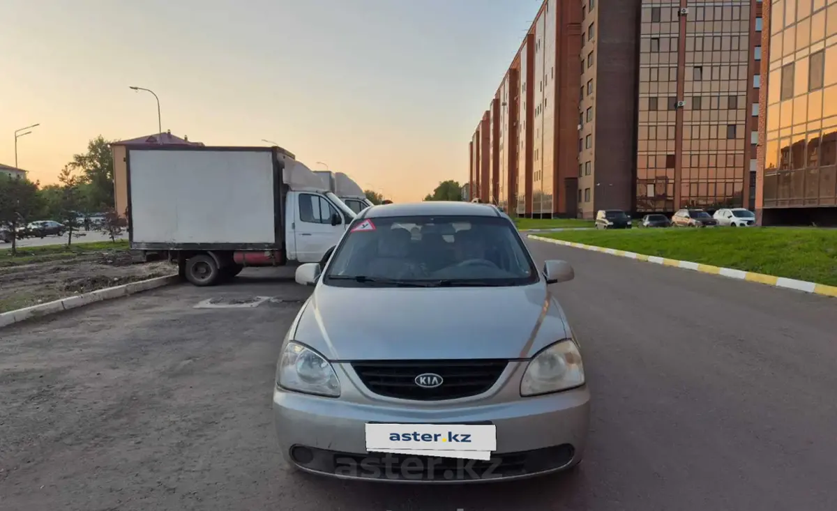 Kia Carens 2003 года за 3 200 000 тг. в Петропавловск фото 1