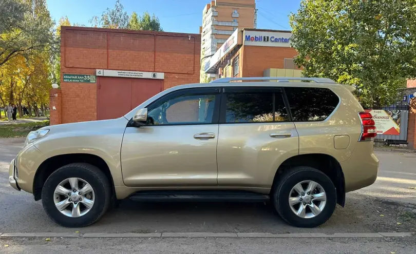 Toyota Land Cruiser Prado 2013 года за 14 900 000 тг. в Алматы