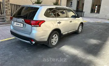 Mitsubishi Outlander 2015 года за 9 500 000 тг. в Караганда фото 3