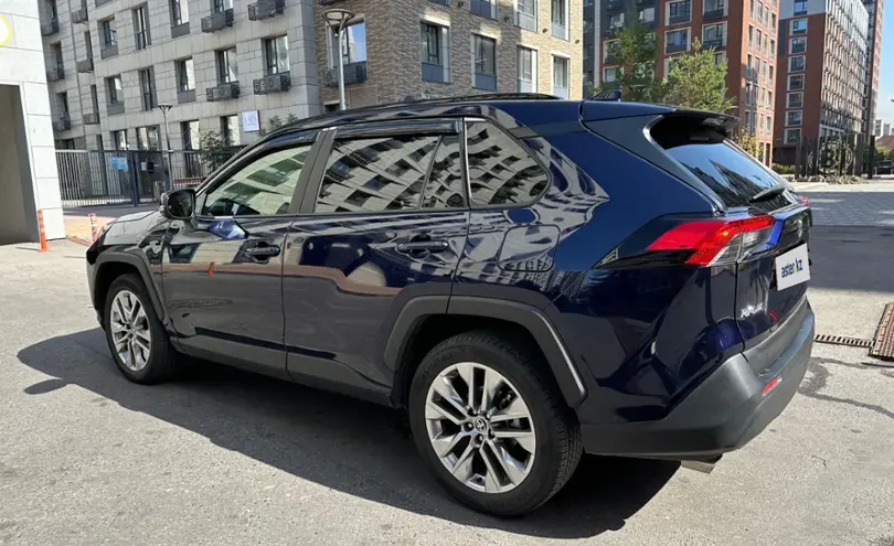 Toyota RAV4 2019 года за 14 000 000 тг. в Алматы фото 4