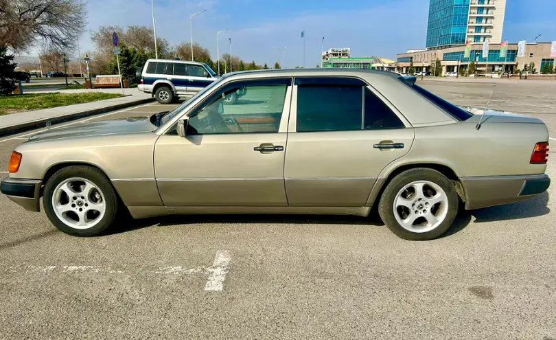 Mercedes-Benz E-Класс 1992 года за 1 800 000 тг. в Талдыкорган